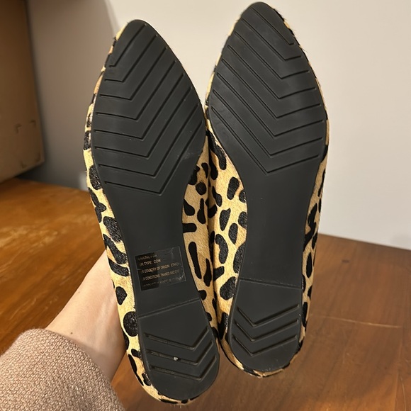 Me Too Audra loafer, genuine calf hair, tan large print jaguar, 7, NWT - Picture 7 of 7